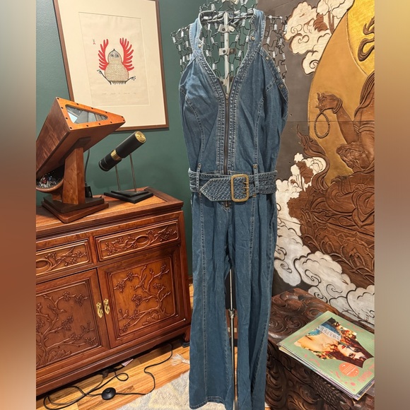 Vintage hipster denim halter jumpsuit with wide belt faded to perfection - Picture 2 of 8